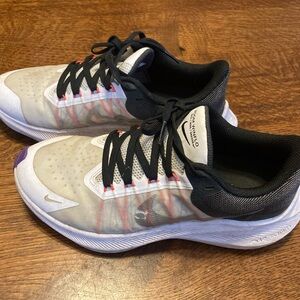 Women’s size 6.5 Nike